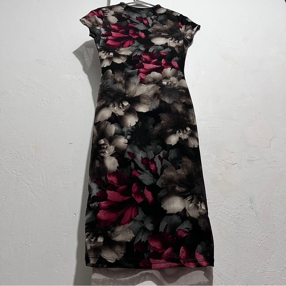 NWT Fashion Nova Make You Fall In Love Floral Dress Size Medium M :Box N: - Picture 1 of 12